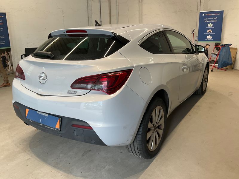 Opel Astra GTC 1.4 Turbo Innovation — zdjęcie 2