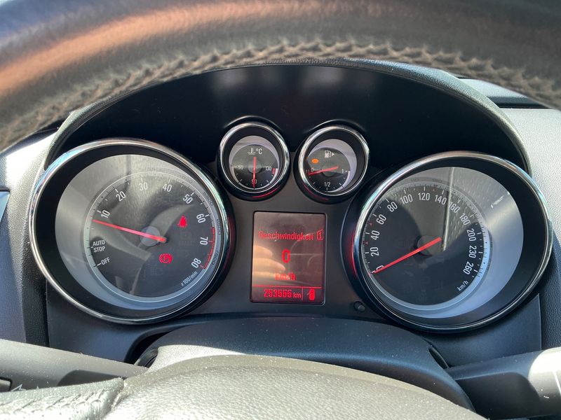 Opel Astra GTC 1.4 Turbo Innovation — zdjęcie 4