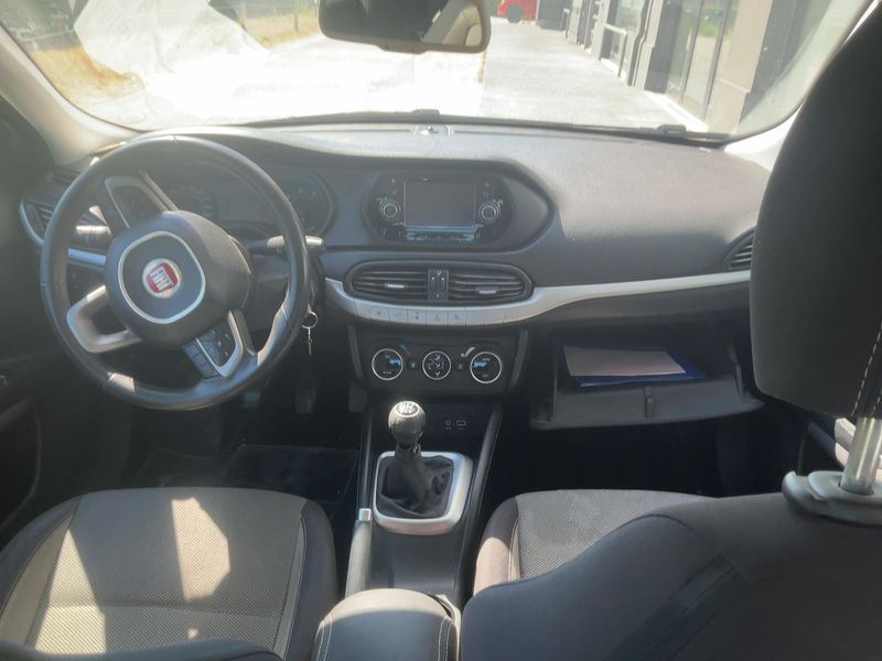 Fiat Tipo 1.6 JTDM Opening Edition — zdjęcie 12