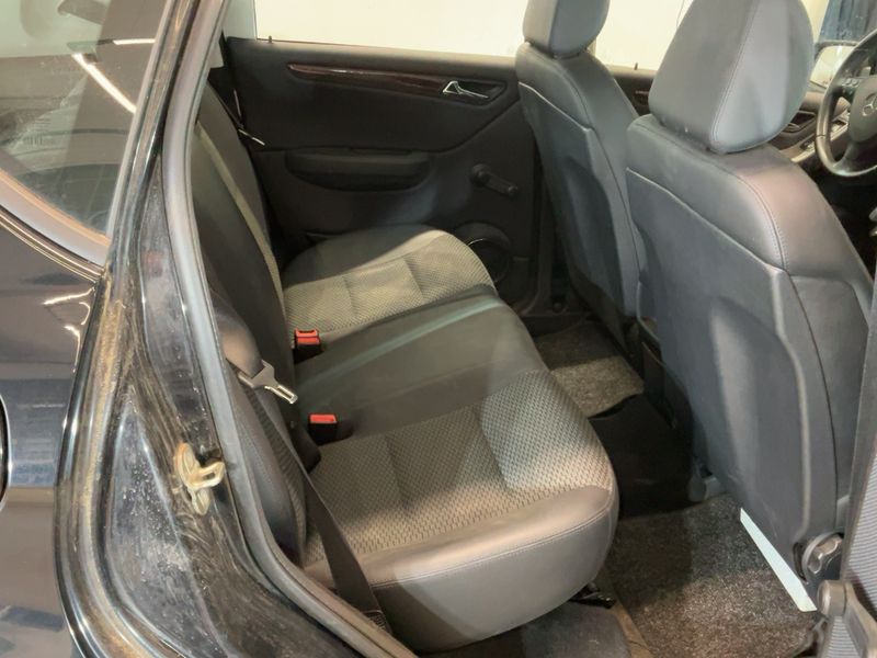 Mercedes-Benz A-Klasse A 160 Elegance — zdjęcie 14