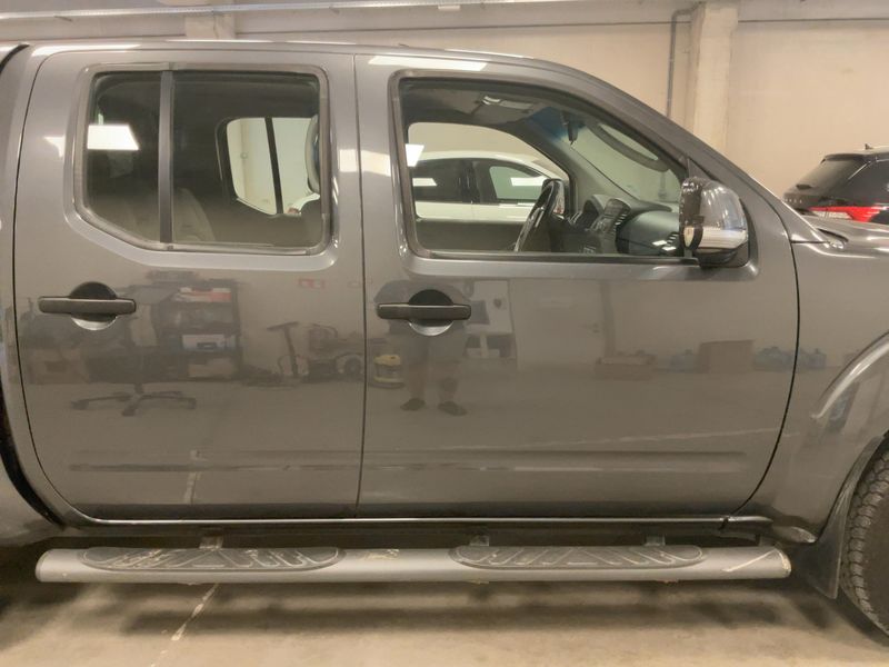 Nissan Navara Pick-up 2.5 dCi Double Cab LE 4x4 — zdjęcie 7