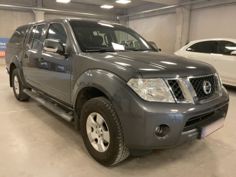Nissan Navara Pick-up 2.5 dCi Double Cab LE 4x4 — zdjęcie 8
