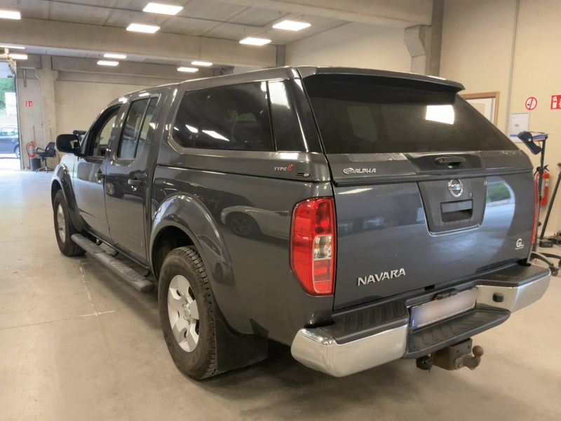 Nissan Navara Pick-up 2.5 dCi Double Cab LE 4x4 — zdjęcie 3