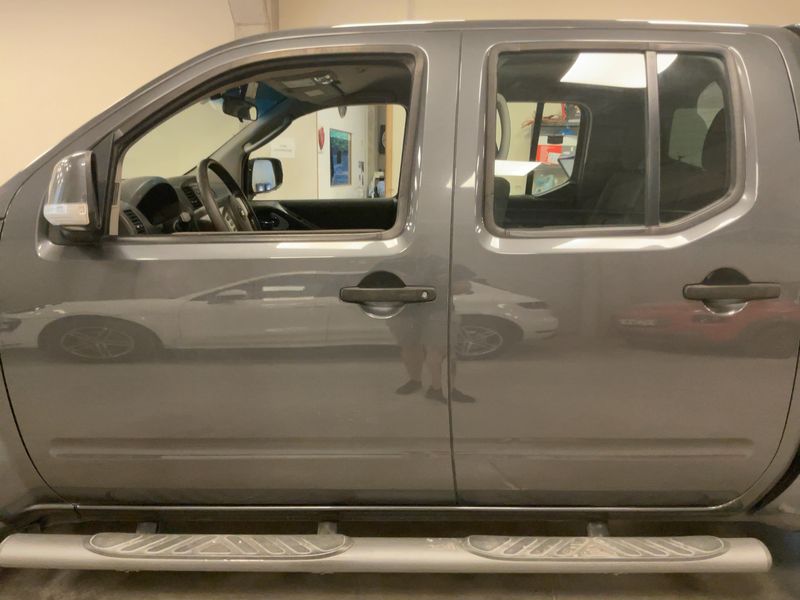 Nissan Navara Pick-up 2.5 dCi Double Cab LE 4x4 — zdjęcie 4