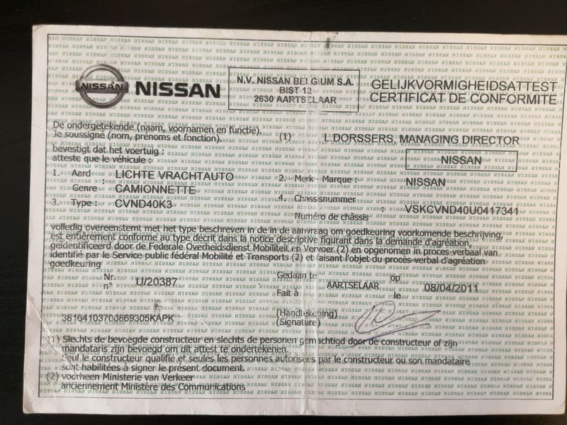 Nissan Navara Pick-up 2.5 dCi Double Cab LE 4x4 — zdjęcie 16