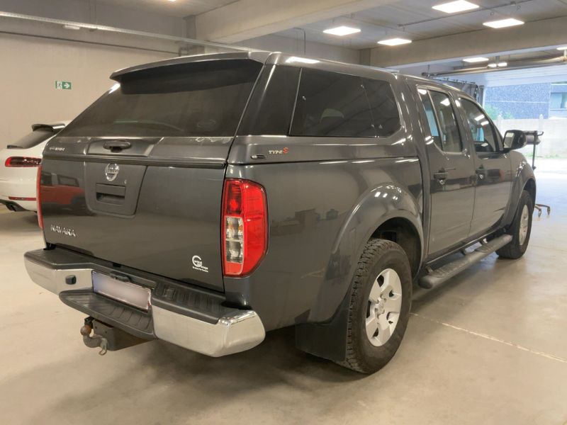 Nissan Navara Pick-up 2.5 dCi Double Cab LE 4x4 — zdjęcie 6