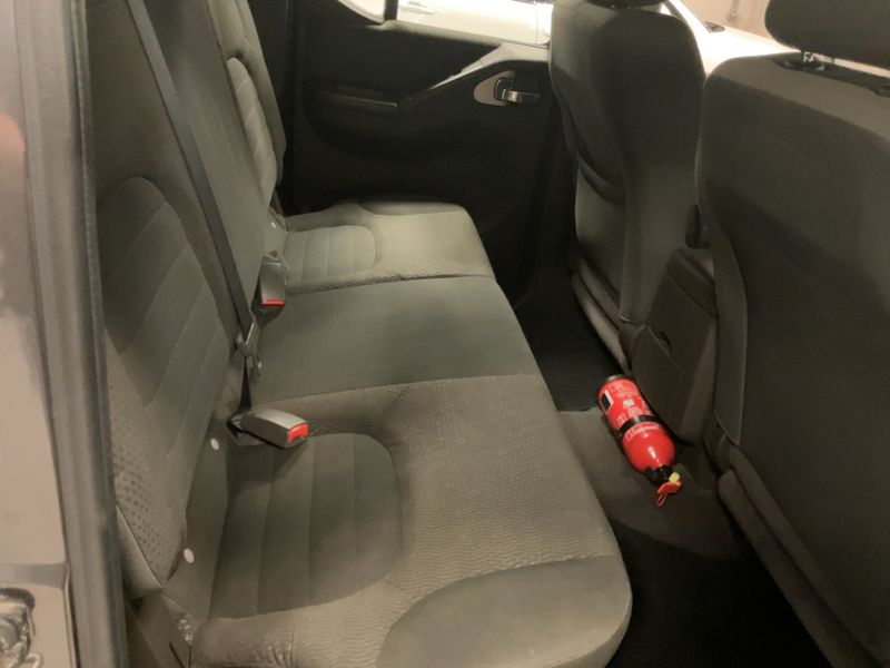 Nissan Navara Pick-up 2.5 dCi Double Cab LE 4x4 — zdjęcie 14
