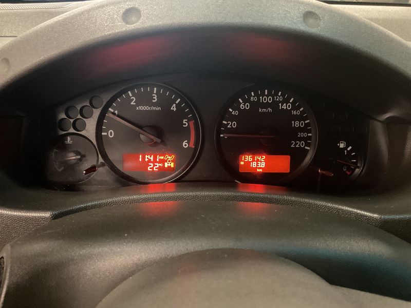 Nissan Navara Pick-up 2.5 dCi Double Cab LE 4x4 — zdjęcie 13