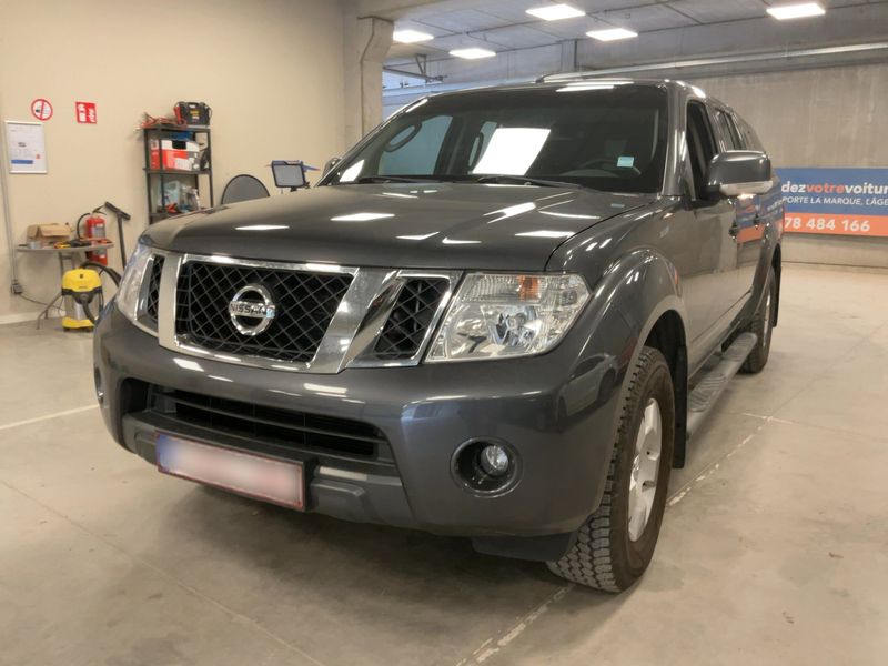 Nissan Navara Pick-up 2.5 dCi Double Cab LE 4x4
