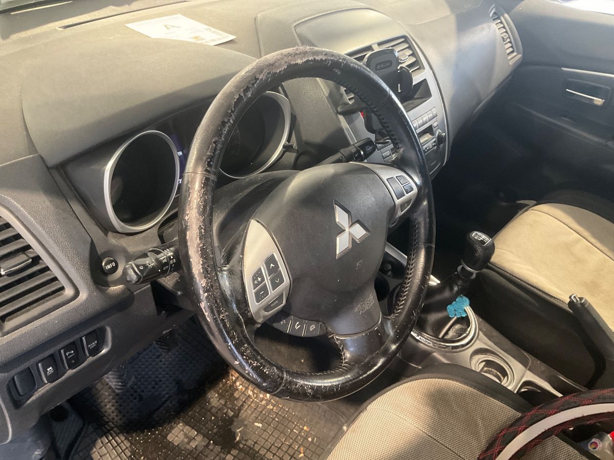 Mitsubishi ASX 2012 — photo 31