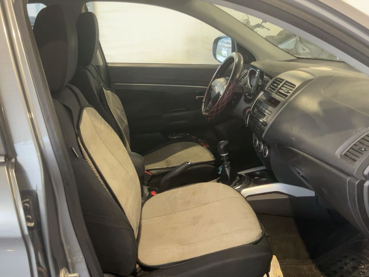 Mitsubishi ASX 2012 — photo 17