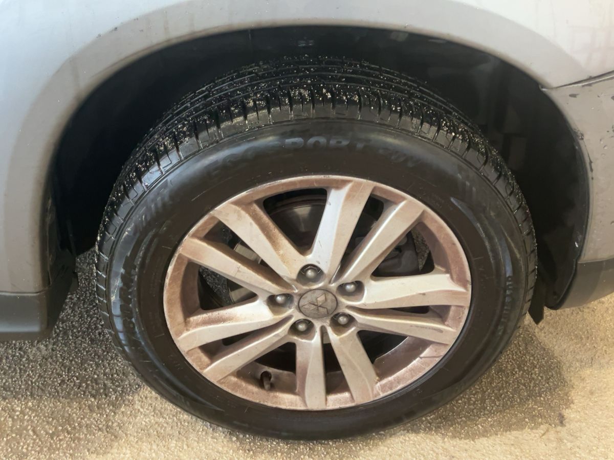 Mitsubishi ASX 2012 — photo 12