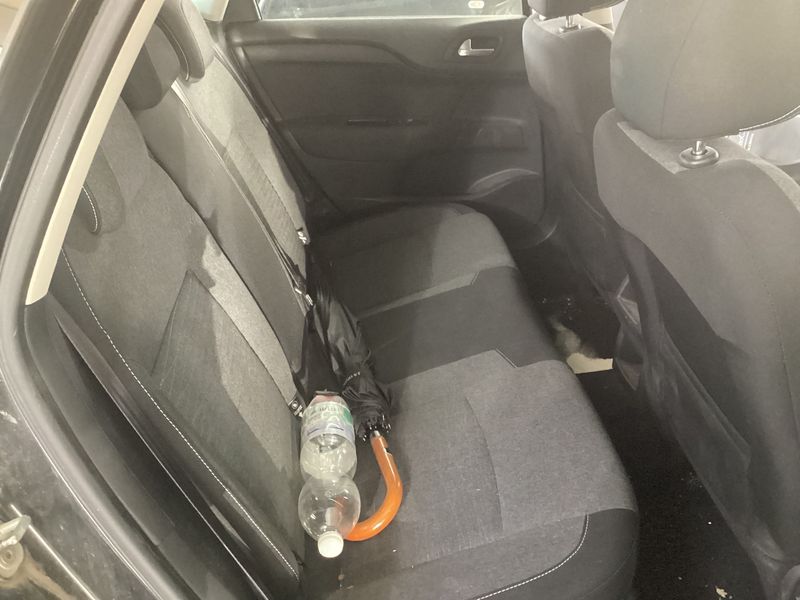 Citroen C4 1.6 Blue-HDi Feel Edition — zdjęcie 14