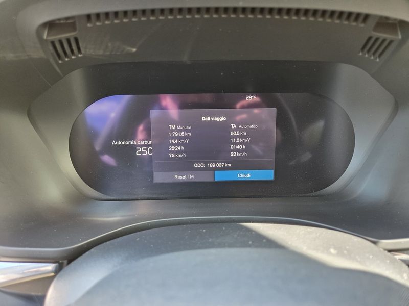 Volvo XC60 2.0 B4 Diesel Mild-Hybrid Momentum Pro AWD — zdjęcie 13