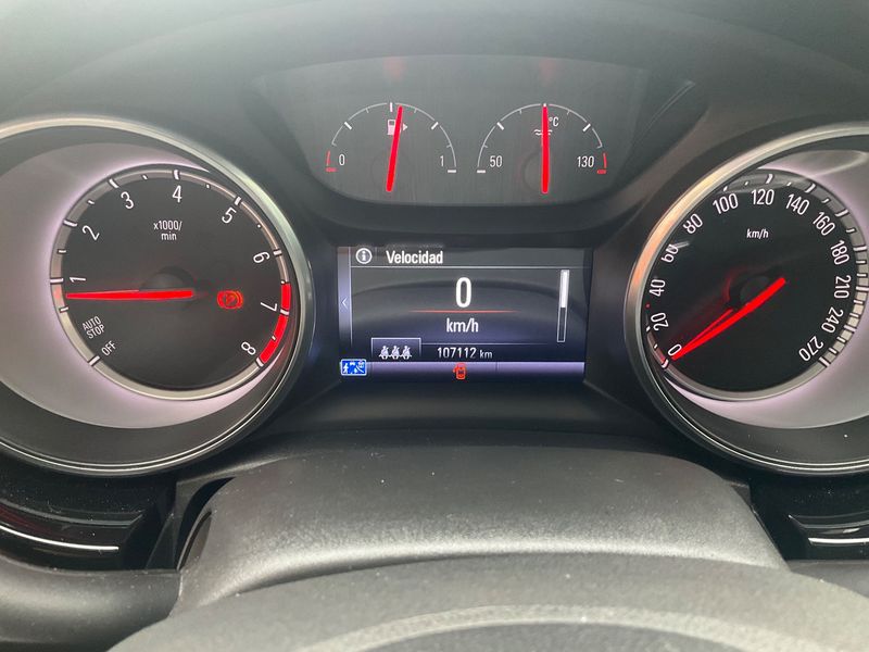 Opel Astra 1.4 SIDI Turbo Excellence Start/Stop — zdjęcie 13
