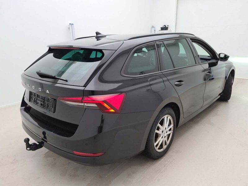 Skoda Octavia 2.0 TDI Ambition 2023 – снимка 2