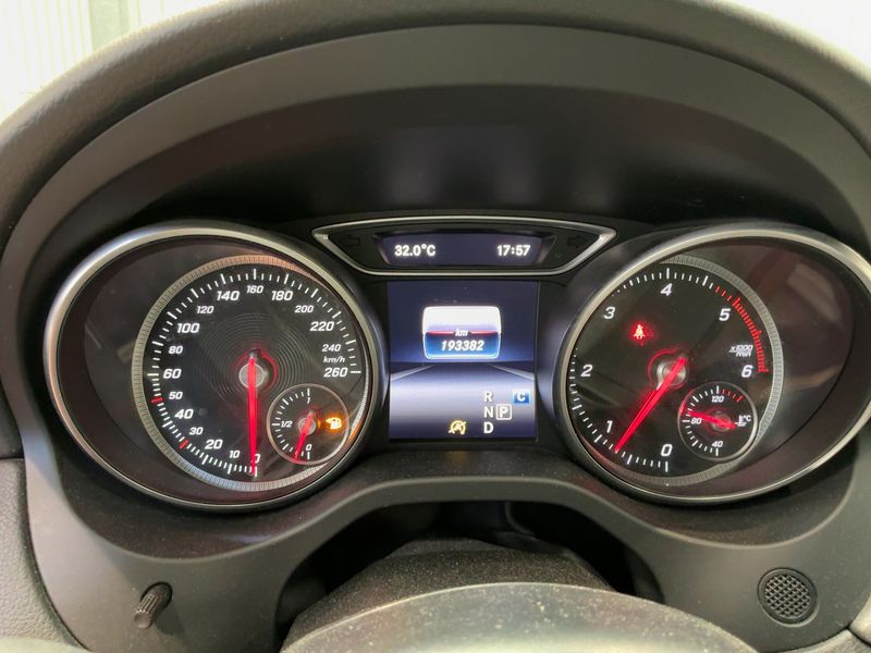 Mercedes-Benz CLA-Klasse CLA 220 Shooting Brake Urban — zdjęcie 13