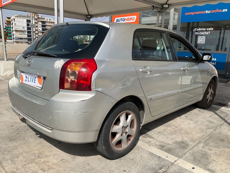 Toyota Corolla 1.4 D-4D Compact Luna — zdjęcie 2