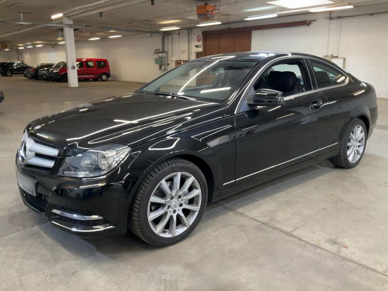 Mercedes-Benz C-Klasse C 180 CGI BlueEfficiency — zdjęcie 1
