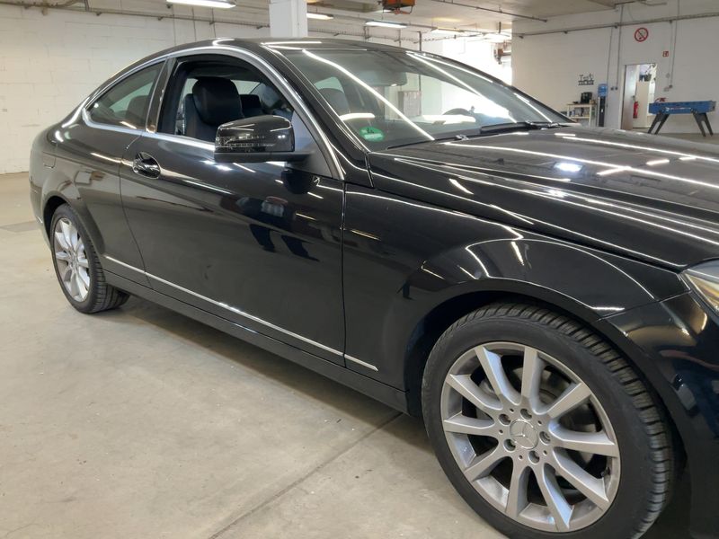 Mercedes-Benz C-Klasse C 180 CGI BlueEfficiency — zdjęcie 8
