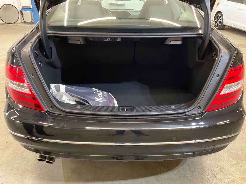 Mercedes-Benz C-Klasse C 180 CGI BlueEfficiency — zdjęcie 10