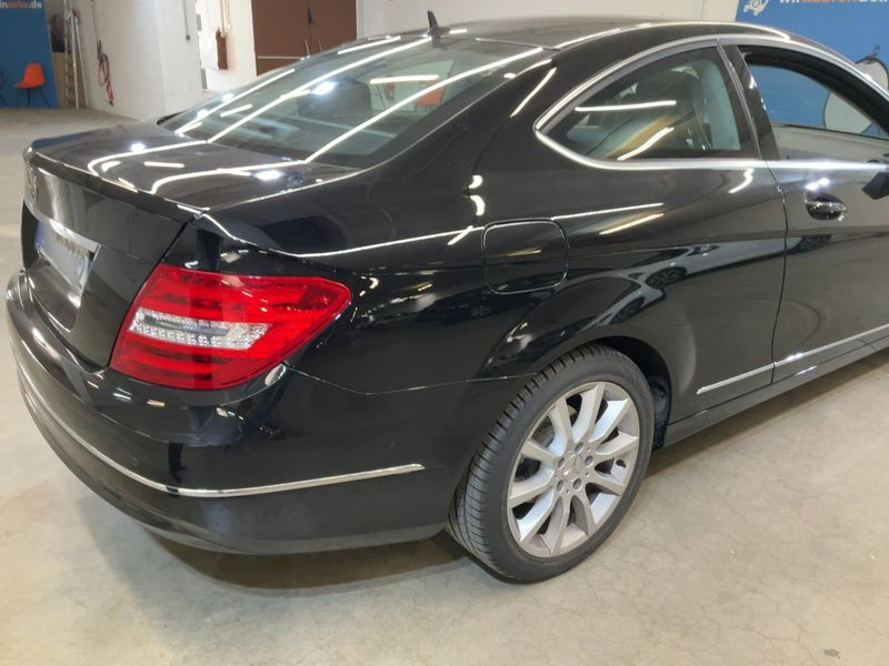 Mercedes-Benz C-Klasse C 180 CGI BlueEfficiency — zdjęcie 6