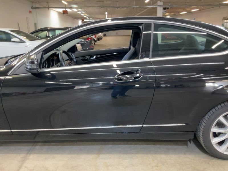 Mercedes-Benz C-Klasse C 180 CGI BlueEfficiency — zdjęcie 4