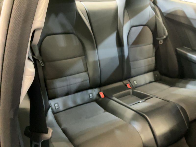 Mercedes-Benz C-Klasse C 180 CGI BlueEfficiency — zdjęcie 14