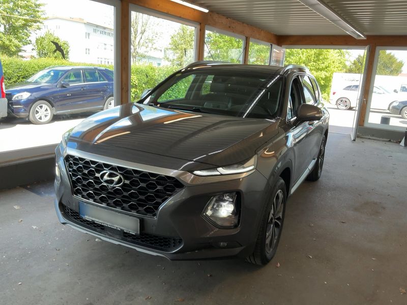 Hyundai Santa