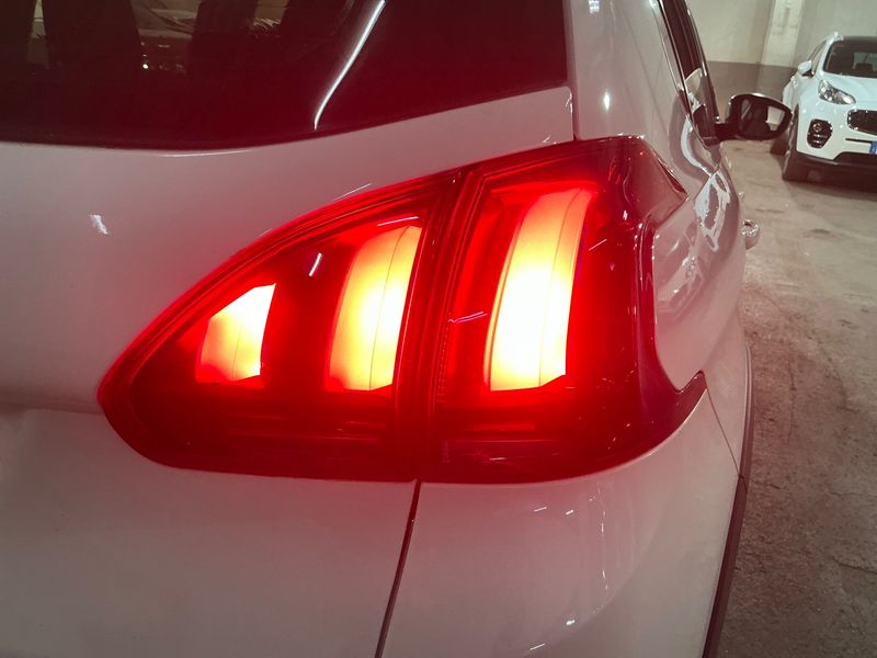 Peugeot 2008 1.2 PureTech Allure 2018 – снимка 32