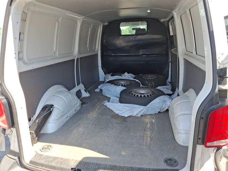 Volkswagen T6 Transporter 2.0 TDI Kasten lang FWD — zdjęcie 9