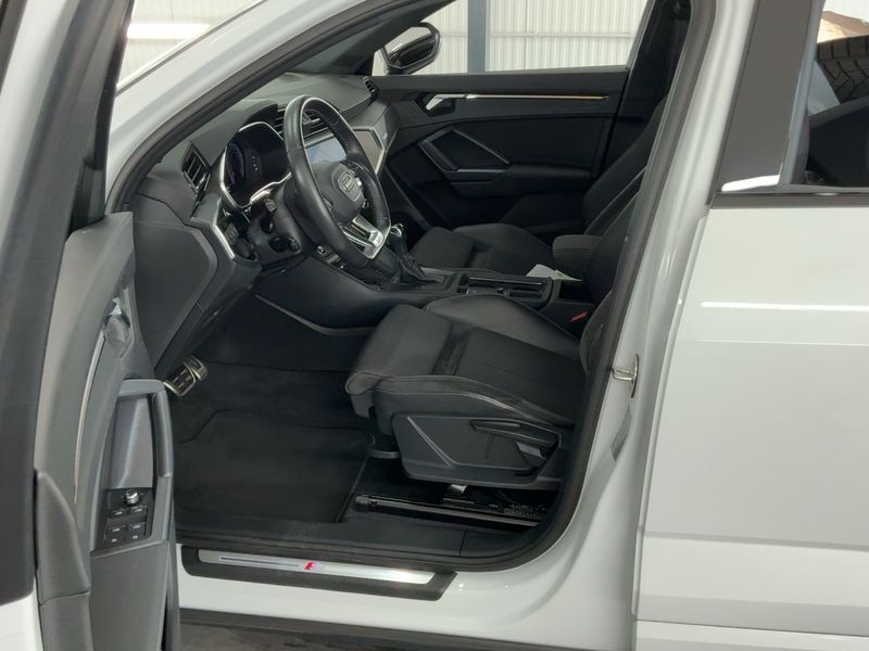 Audi Q3 Sportback 35 TFSI Mild-Hybrid S line — zdjęcie 11
