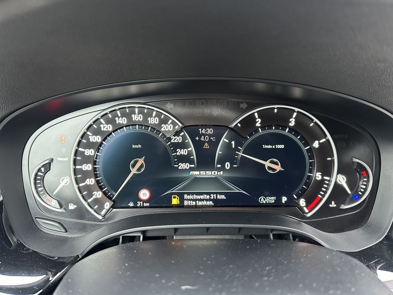 BMW 5er M550d xDrive — zdjęcie 12