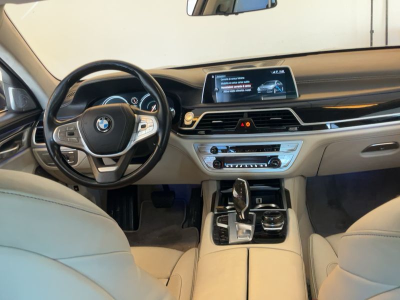 BMW 7er 740e L xDrive 2016 – снимка 17