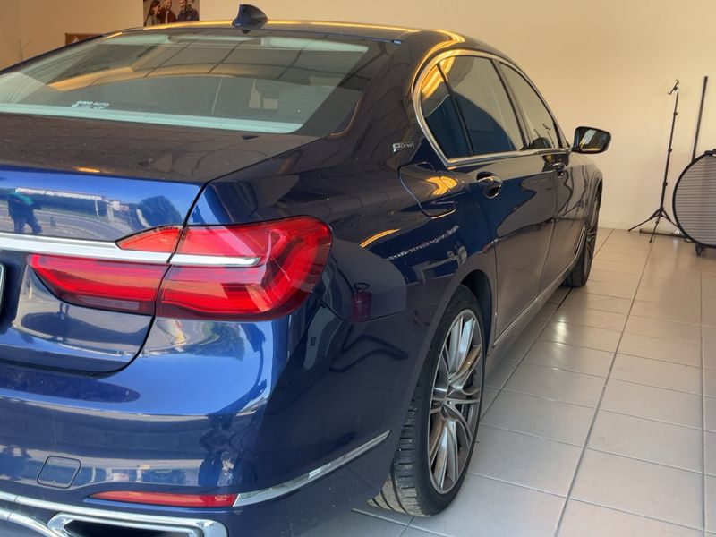 BMW 7er 740e L xDrive 2016 – снимка 8