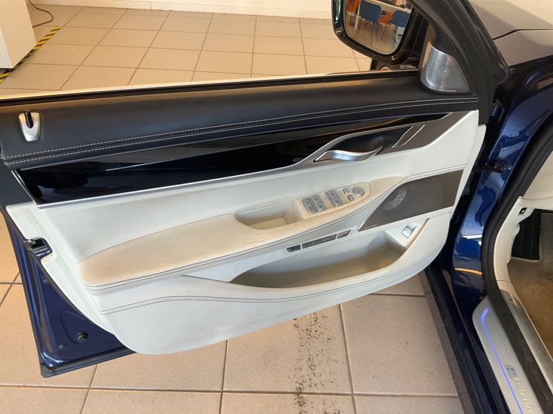 BMW 7er 740e L xDrive 2016 – снимка 23