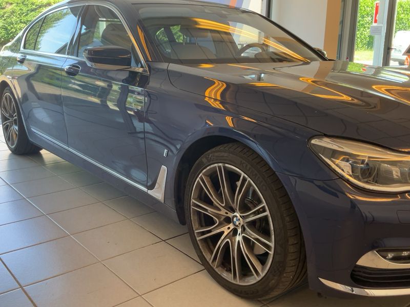 BMW 7er 740e L xDrive 2016 – снимка 12