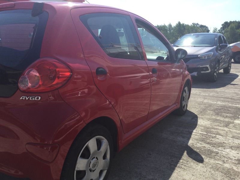 Toyota Aygo 1.0 Now — zdjęcie 2