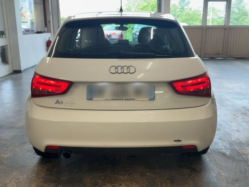 Audi A1 Sportback 1.6 TDI Ambiente 2014 – снимка 7