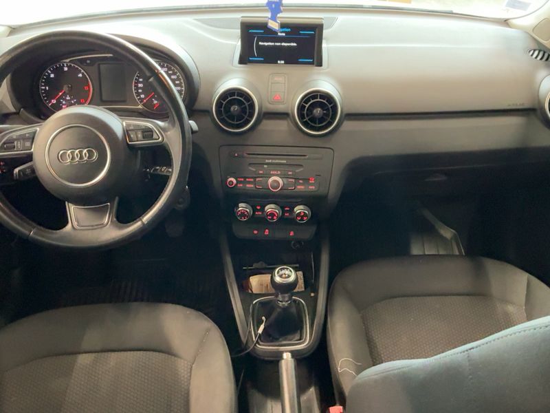 Audi A1 Sportback 1.6 TDI Ambiente 2014 – снимка 18