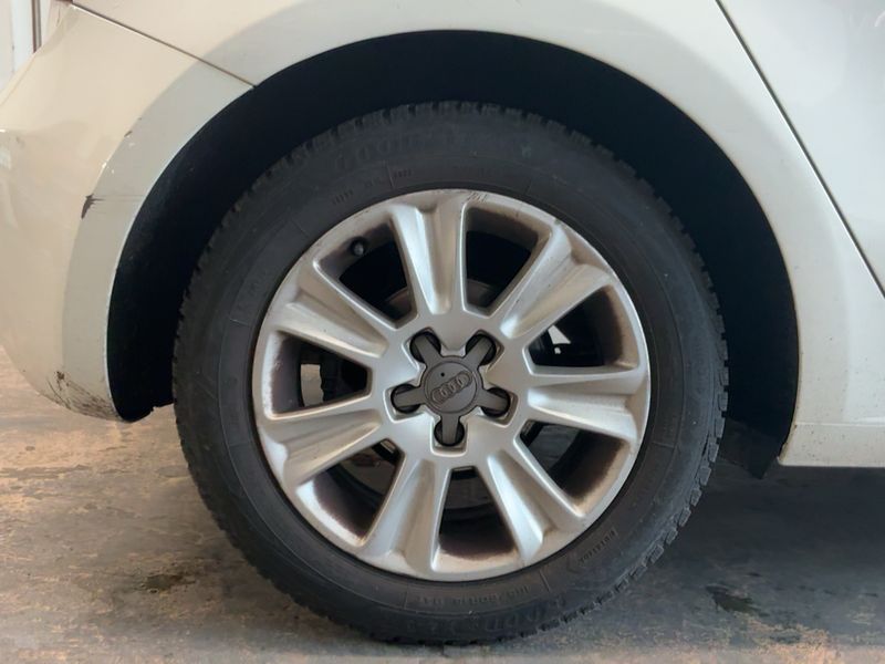 Audi A1 Sportback 1.6 TDI Ambiente 2014 – снимка 9