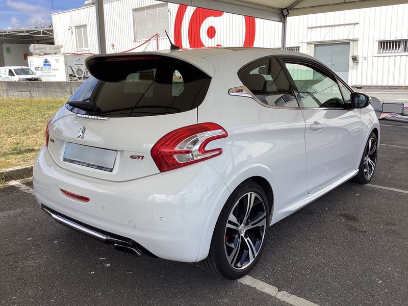 Peugeot 208 1.6 THP GTi — zdjęcie 6