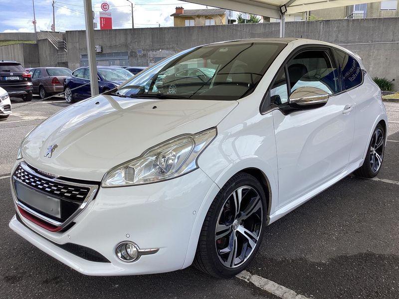 Peugeot 208 1.6 THP GTi — zdjęcie 1