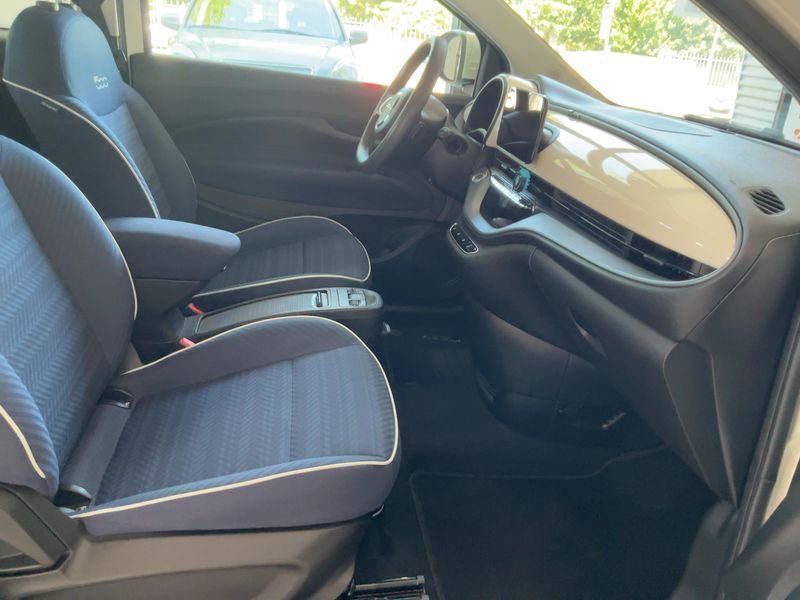 Fiat 500e electric drive 87 kW Passion — zdjęcie 11