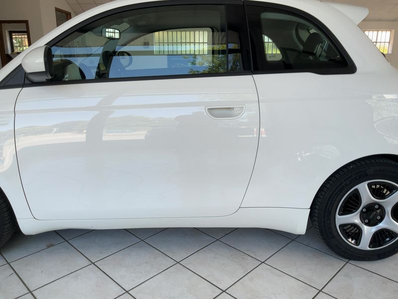 Fiat 500e electric drive 87 kW Passion — zdjęcie 4