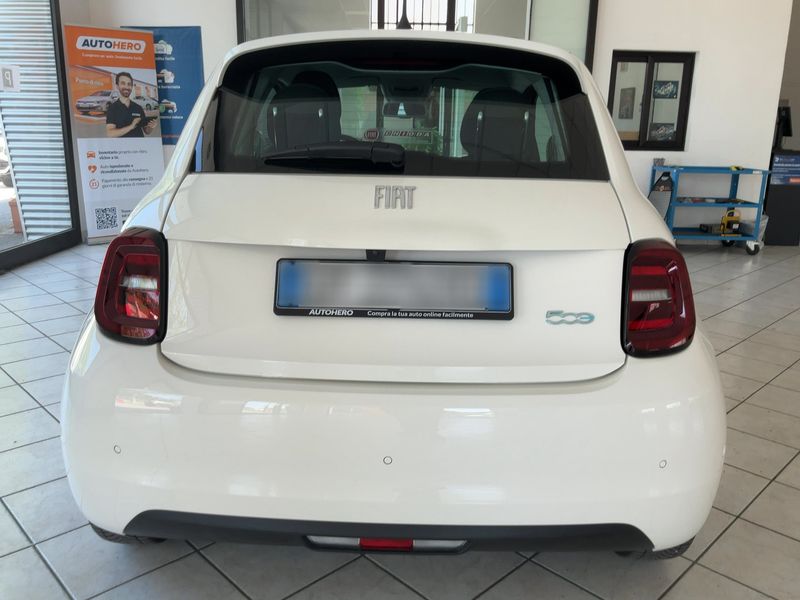 Fiat 500e electric drive 87 kW Passion — zdjęcie 5