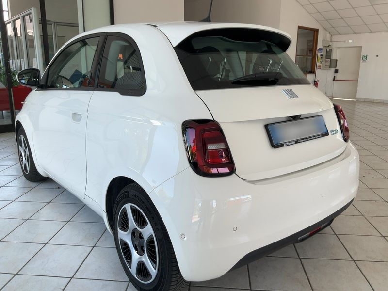 Fiat 500e electric drive 87 kW Passion — zdjęcie 3