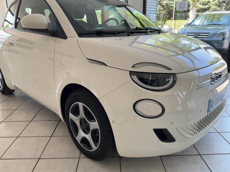 Fiat 500e electric drive 87 kW Passion — zdjęcie 8