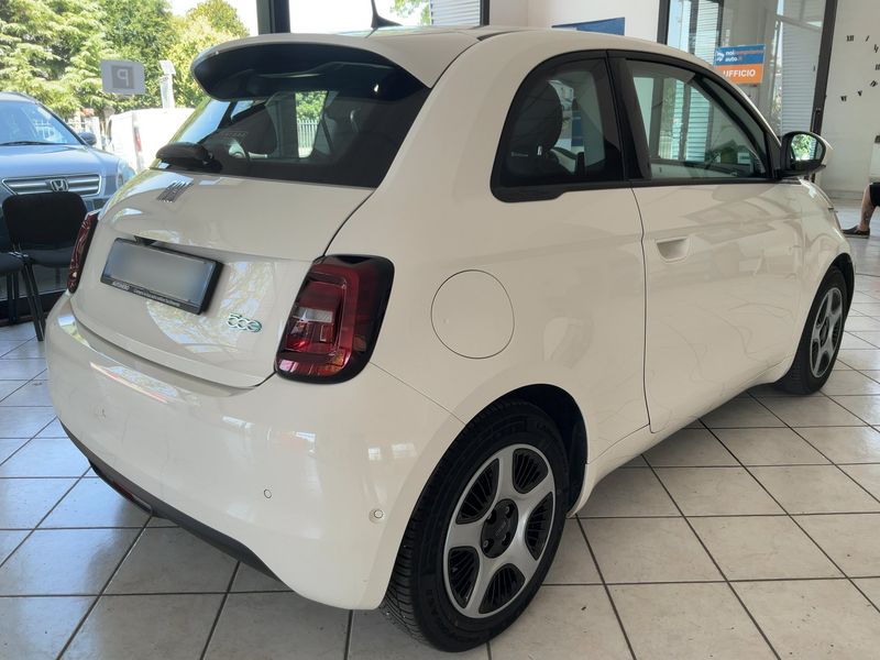 Fiat 500e electric drive 87 kW Passion — zdjęcie 6
