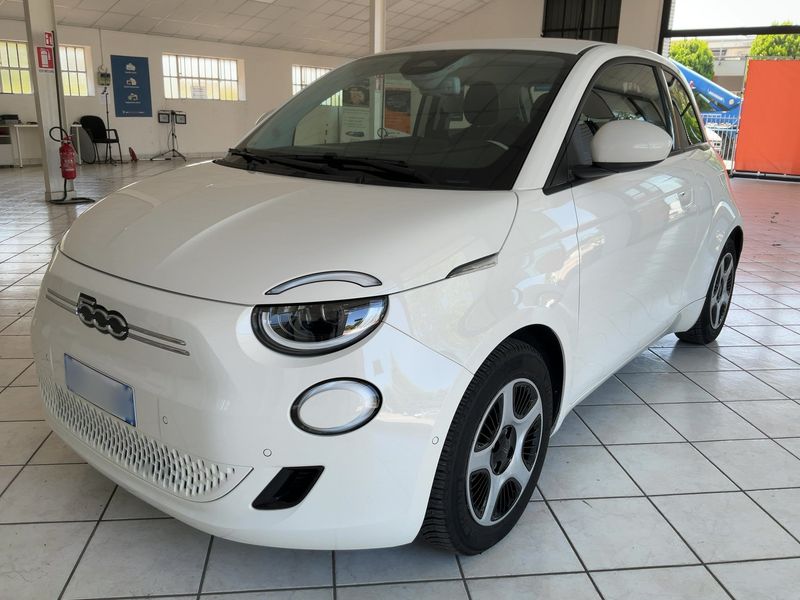 Fiat 500e electric drive 87 kW Passion
